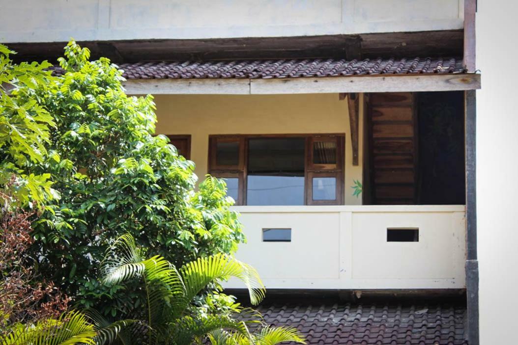 Ferienwohnung Harrys Oceanhouse 2 Pacitan Exterior foto