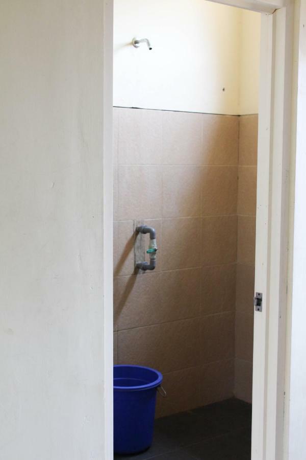 Ferienwohnung Harrys Oceanhouse 2 Pacitan Exterior foto