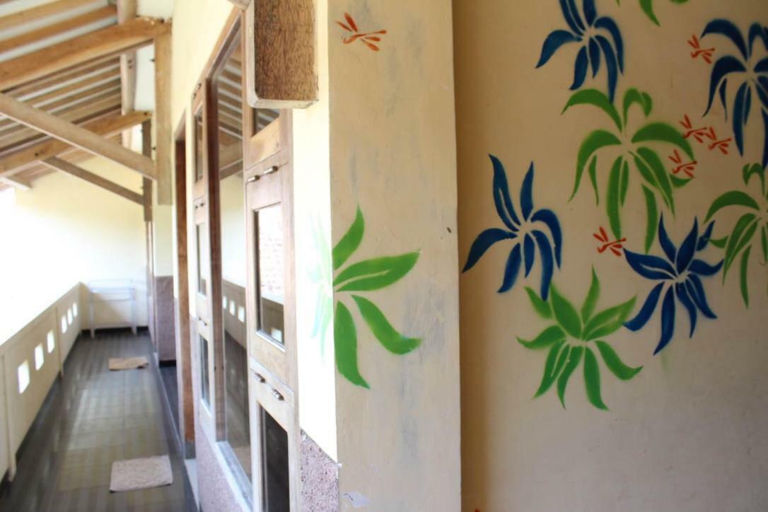 Ferienwohnung Harrys Oceanhouse 2 Pacitan Exterior foto