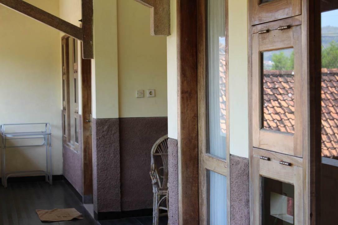 Ferienwohnung Harrys Oceanhouse 2 Pacitan Exterior foto